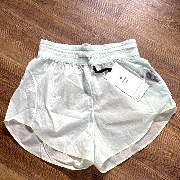 Lululemon Athletics Step Out High Rise Shorts - Picture 3 of 9
